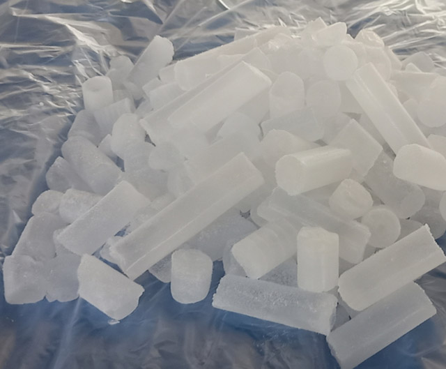 惠济日常生活中利用干冰来冷藏食品